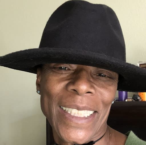 Della Lee Magno avatar