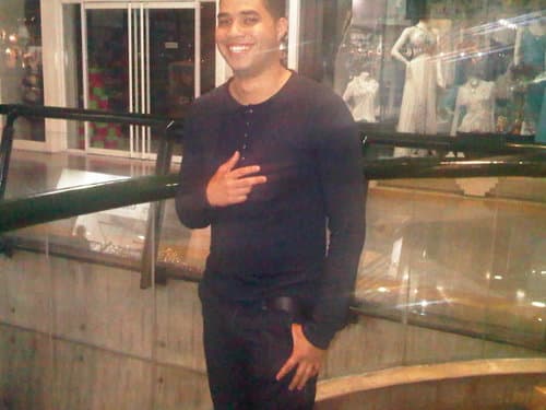 Hoa T Sin avatar