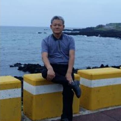 Hyanghee L Kim avatar